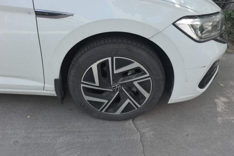 Used Volkswagen Sagitar 2023 280TSI DSG Excellence Plus Edition Right Front Wheel Hub