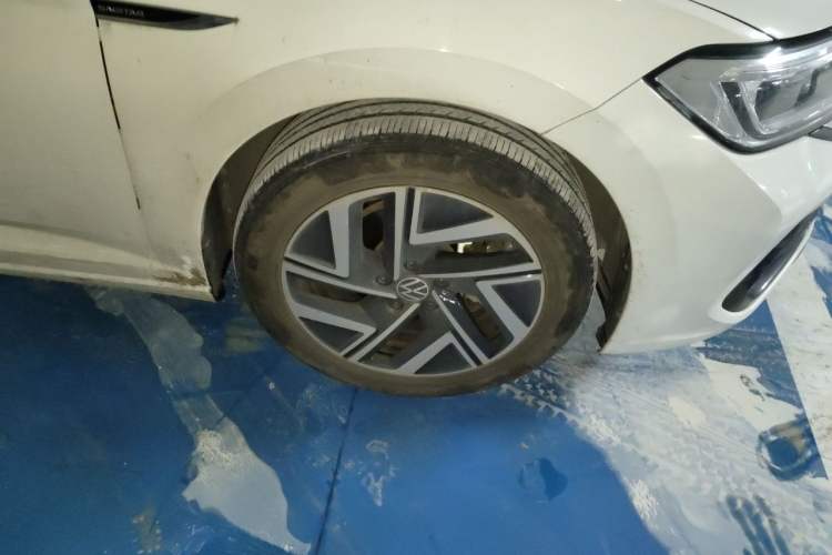 Used Volkswagen Sagitar 2023 200TSI DSG Flyover Edition Right Front Wheel Hub