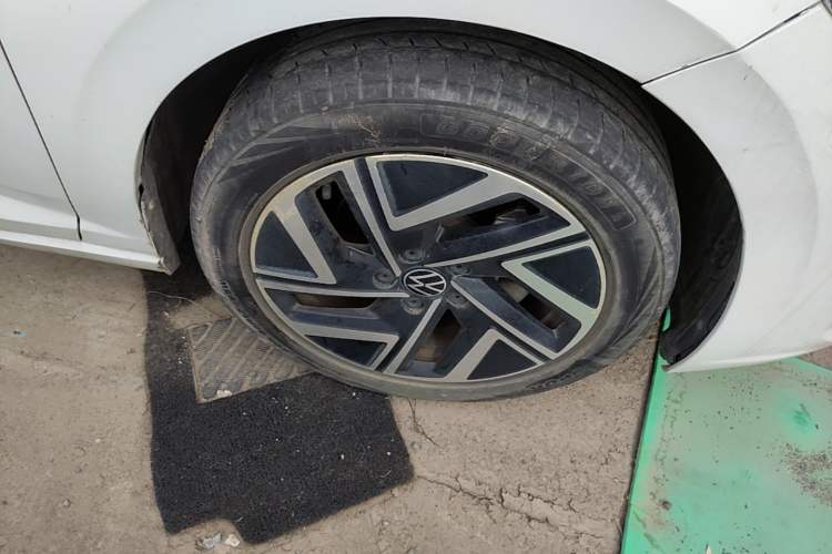 Used Volkswagen Sagitar 2023 200TSI DSG Excellence Edition Right Front Wheel Hub