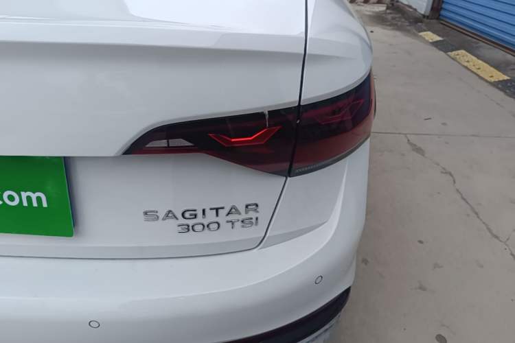 Used Volkswagen Sagitar 2023 300TSI DSG Excellence Edition Right Rear Taillight