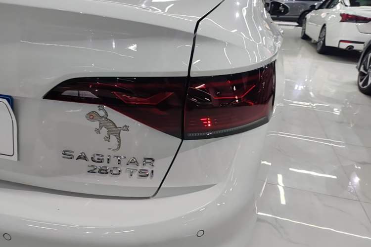Used Volkswagen Sagitar 2023 280TSI DSG Excellence Edition Right Rear Taillight