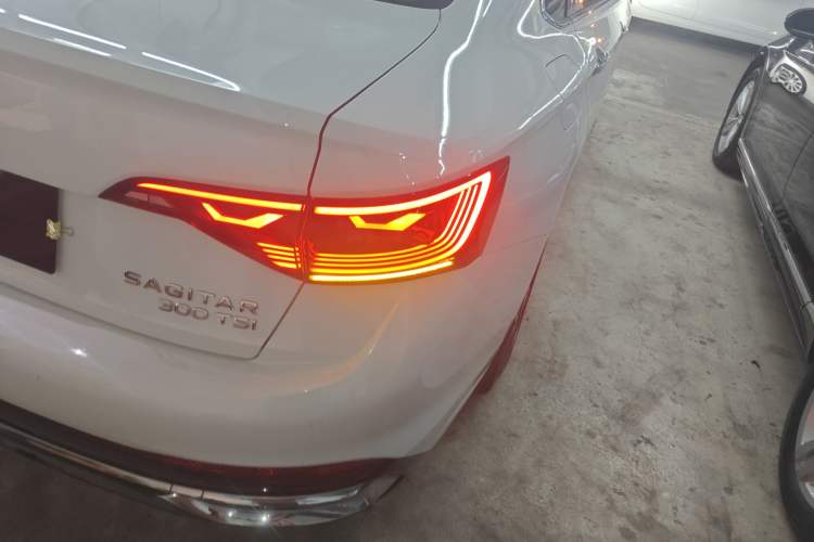 Used Volkswagen Sagitar 2023 300TSI DSG Excellence Edition Right Rear Taillight