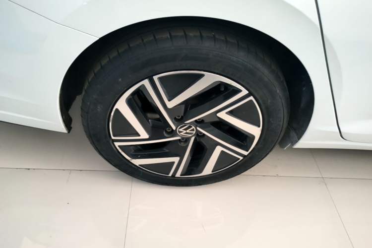 Used Volkswagen Sagitar 2023 200TSI DSG Excellence Edition Right Rear Wheel Hub