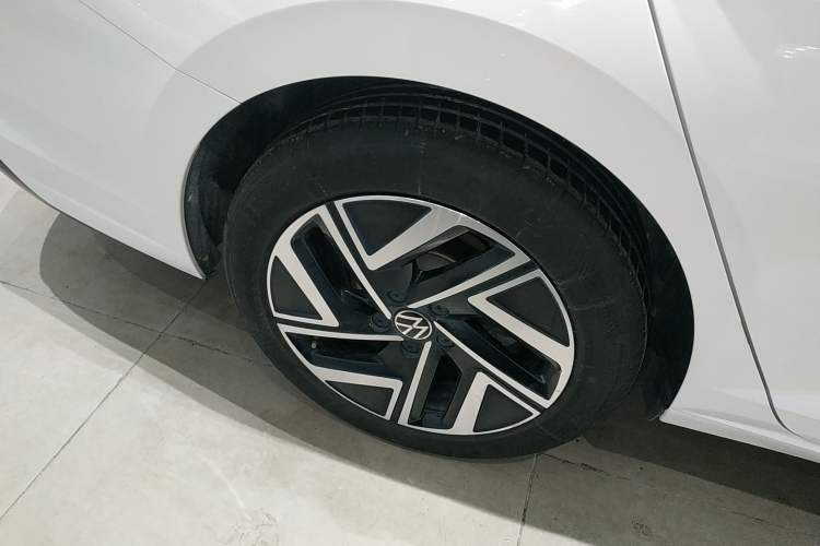 Used Volkswagen Sagitar 2023 200TSI DSG Excellence Edition Right Rear Wheel Hub