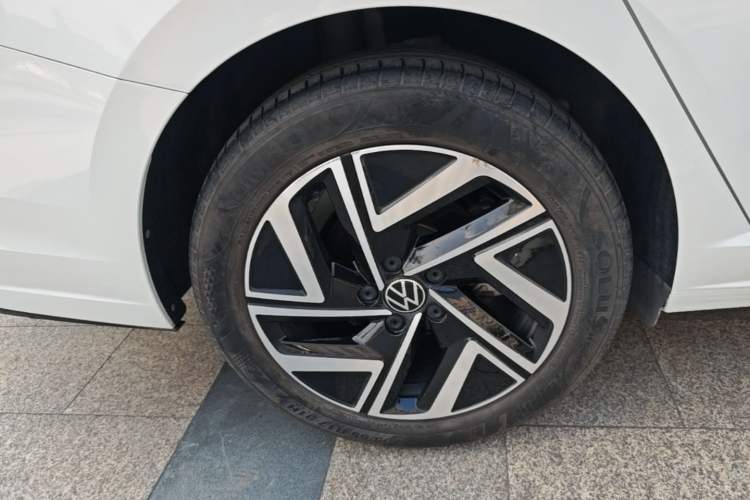 Used Volkswagen Sagitar 2023 200TSI DSG Excellence Edition Right Rear Wheel Hub