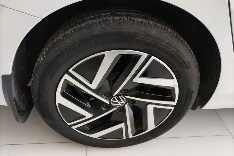 Used Volkswagen Sagitar 2023 280TSI DSG Beyond Lite Edition Right Rear Wheel Hub