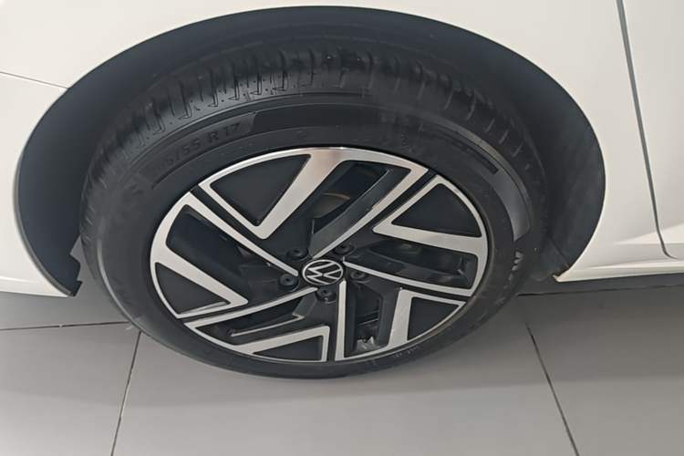 Used Volkswagen Sagitar 2023 280TSI DSG Beyond Lite Edition Right Rear Wheel Hub