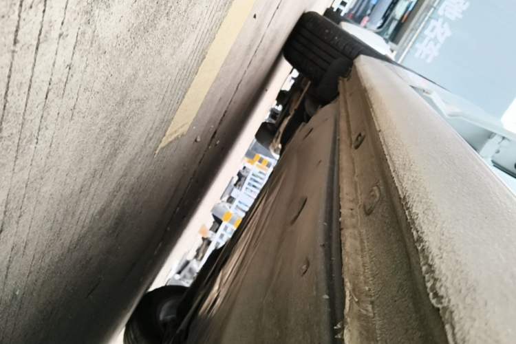 Used Volkswagen Sagitar 2023 300TSI DSG Excellence Edition Right Side Sill