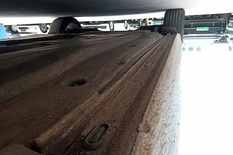 Used Volkswagen Sagitar 2023 300TSI DSG Excellence Edition Right Side Sill