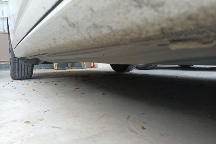 Used Volkswagen Sagitar 2023 300TSI DSG Excellence Edition Right Side Sill