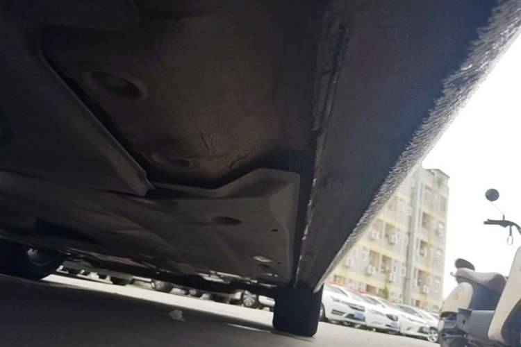 Used Volkswagen Sagitar 2023 300TSI DSG Excellence Edition Right Side Sill