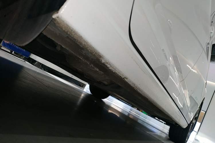 Used Volkswagen Sagitar 2023 200TSI DSG Excellence Edition Right Side Sill