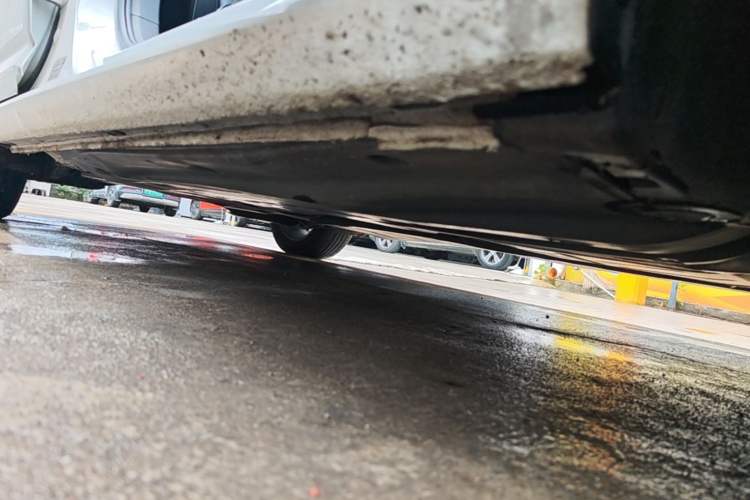 Used Volkswagen Sagitar 2023 300TSI DSG Excellence Edition Right Side Sill