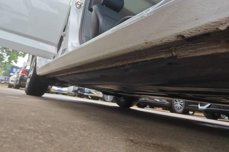 Used Volkswagen Sagitar 2023 280TSI DSG Beyond Lite Edition Right Side Sill