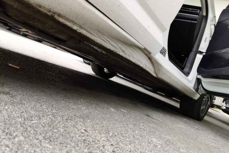 Used Volkswagen Sagitar 2023 300TSI DSG Excellence Edition Right Side Sill