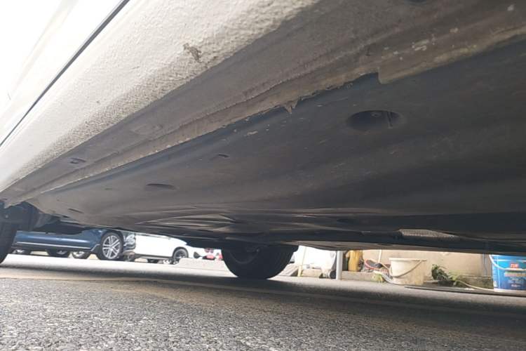Used Volkswagen Sagitar 2023 300TSI DSG Excellence Edition Right Side Sill