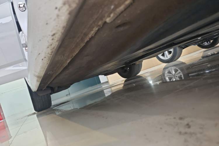 Used Volkswagen Sagitar 2023 300TSI DSG Excellence Edition Right Side Sill