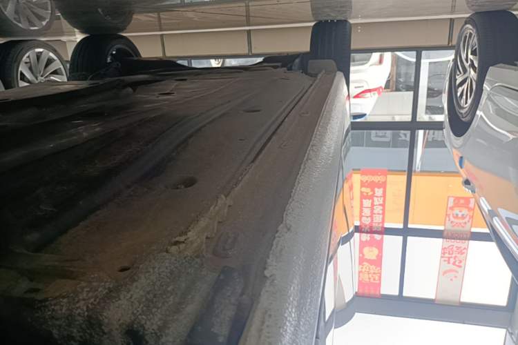 Used Volkswagen Sagitar 2023 300TSI DSG Excellence Edition Right Side Sill
