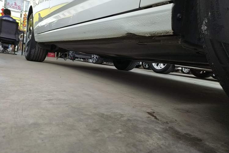 Used Volkswagen Sagitar 2023 280TSI DSG Beyond Lite Edition Right Side Sill