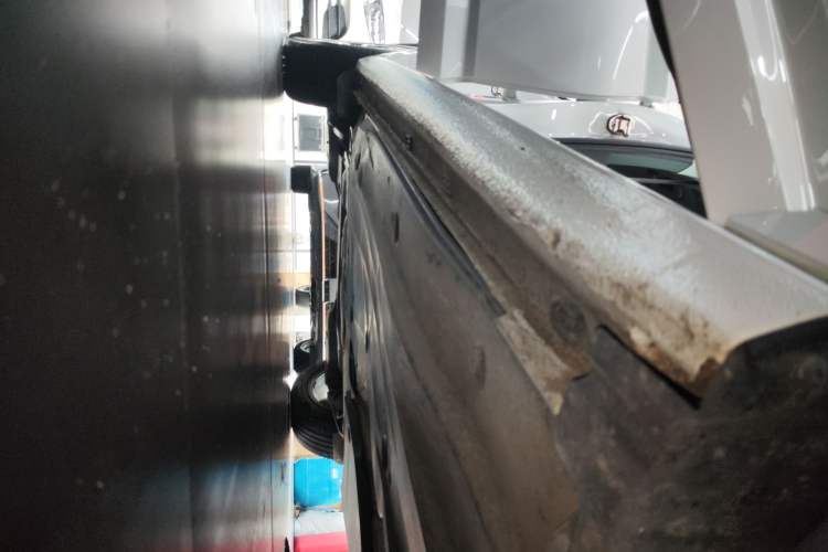 Used Volkswagen Sagitar 2023 300TSI DSG Excellence Edition Right Side Sill