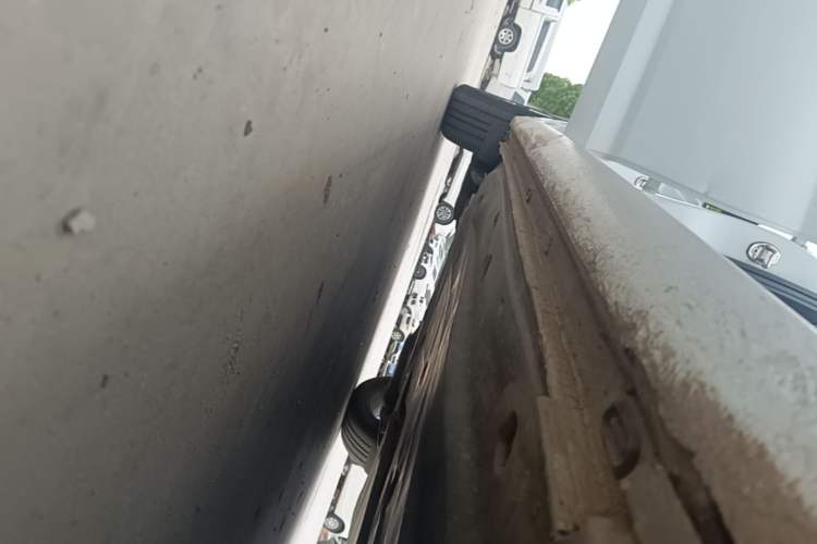 Used Volkswagen Sagitar 2023 300TSI DSG Excellence Edition Right Side Sill