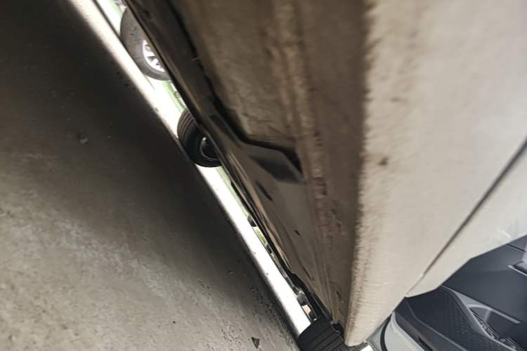 Used Volkswagen Sagitar 2023 300TSI DSG Excellence Edition Right Side Sill