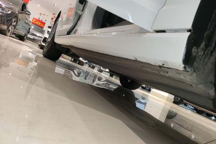 Used Volkswagen Sagitar 2023 280TSI DSG Beyond Lite Edition Right Side Sill