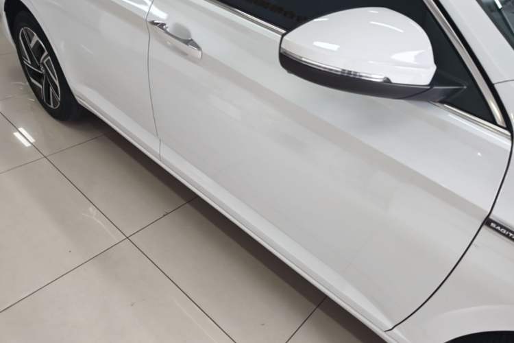 Used Volkswagen Sagitar 2023 280TSI DSG Excellence Edition Right Side Sill