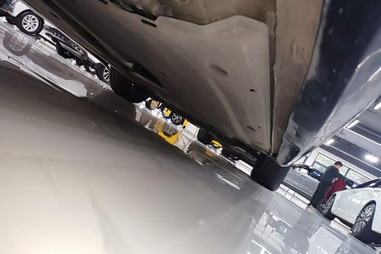 Used Volkswagen Sagitar 2023 280TSI DSG Excellence Edition Right Side Sill