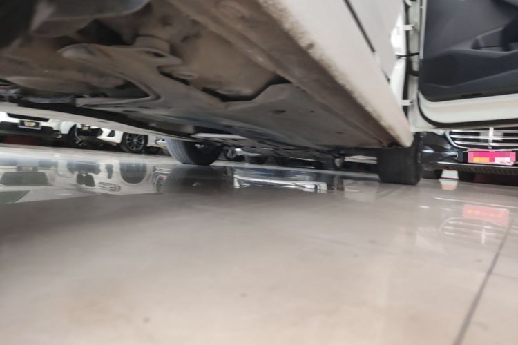 Used Volkswagen Sagitar 2023 300TSI DSG Excellence Edition Right Side Sill