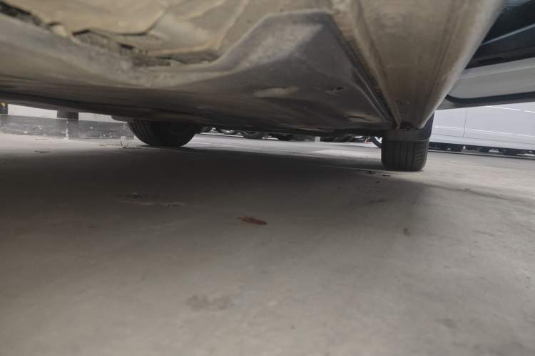 Used Volkswagen Sagitar 2023 300TSI DSG Excellence Edition Right Side Sill