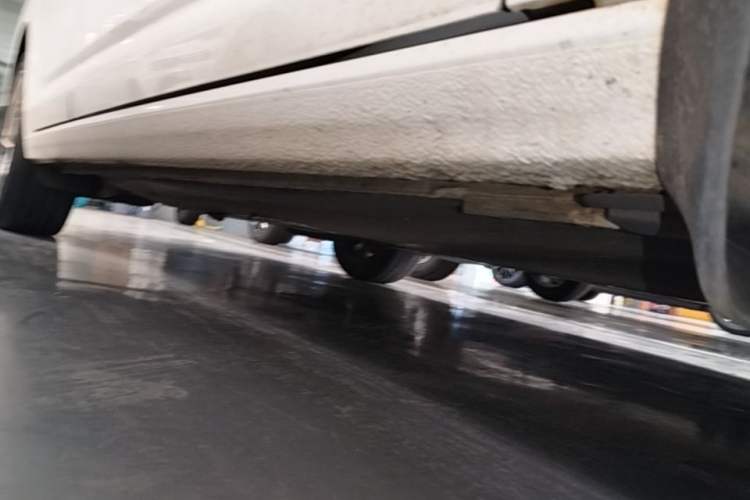 Used Volkswagen Sagitar 2023 280TSI DSG Excellence Edition Right Side Sill