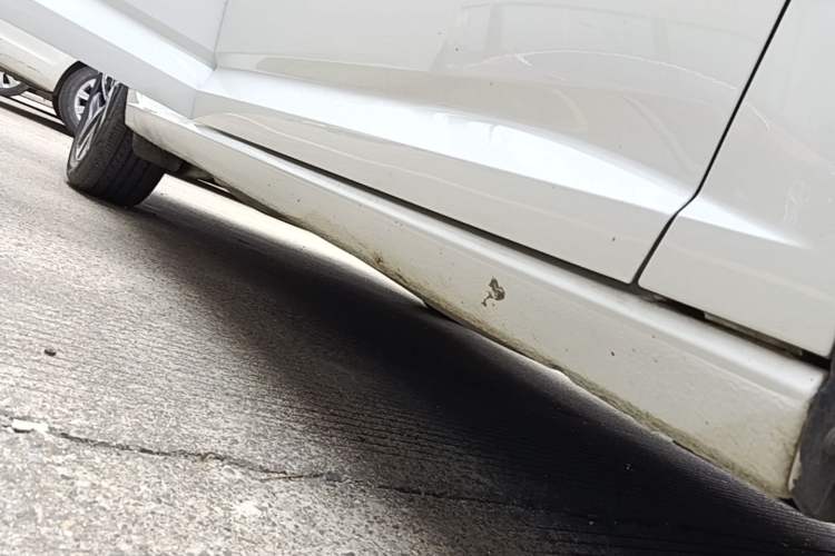 Used Volkswagen Sagitar 2023 280TSI DSG Beyond Lite Edition Right Side Sill