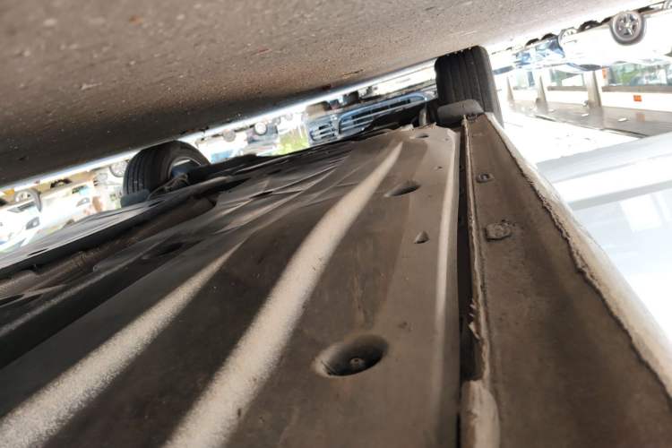 Used Volkswagen Sagitar 2023 300TSI DSG Excellence Edition Right Side Sill