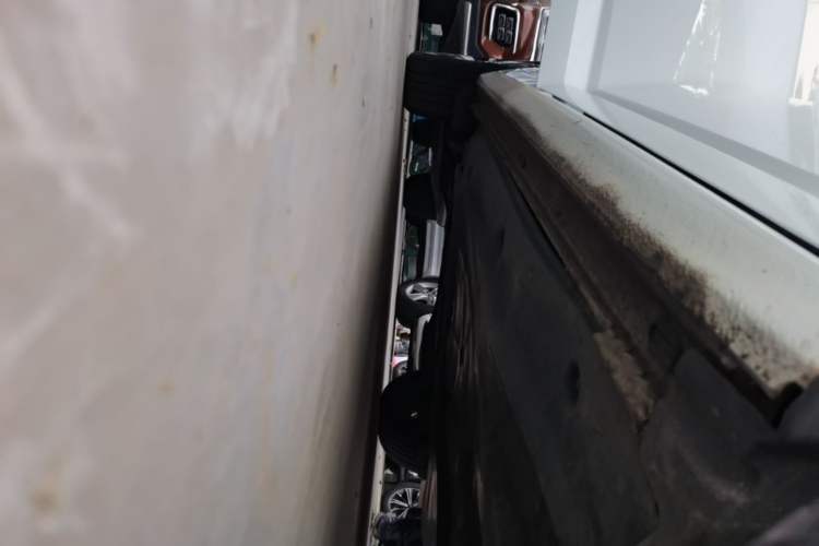 Used Volkswagen Sagitar 2023 300TSI DSG Excellence Edition Right Side Sill