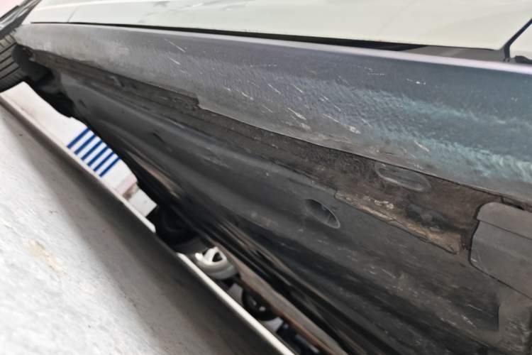 Used Volkswagen Sagitar 2023 280TSI DSG Excellence Edition Right Side Sill