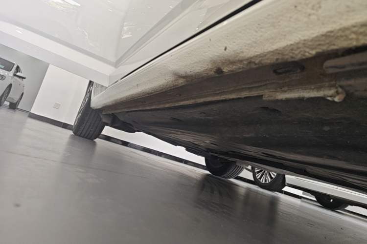 Used Volkswagen Sagitar 2023 200TSI DSG Excellence Edition Right Side Sill