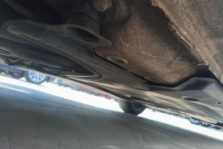 Used Volkswagen Sagitar 2023 300TSI DSG Excellence Edition Right Side Sill