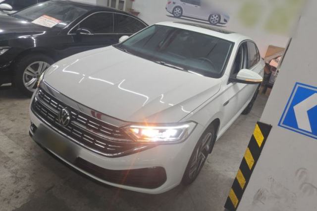 Ojetý Volkswagen Sagitar 2023 300TSI DSG Excellence Edition