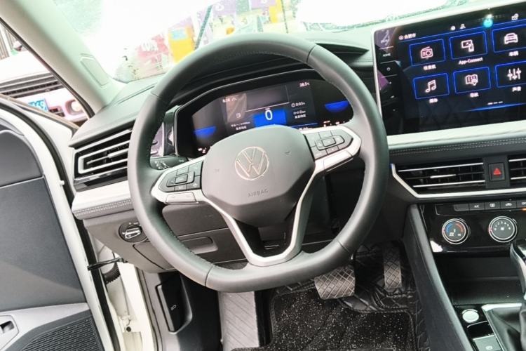 Used Volkswagen Sagitar 2023 300TSI DSG Excellence Edition Steering Wheel