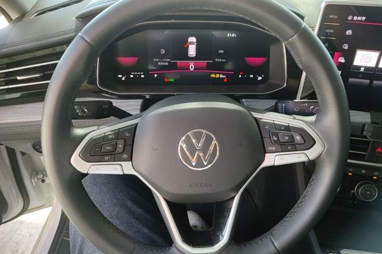 Used Volkswagen Sagitar 2023 300TSI DSG Excellence Edition Steering Wheel