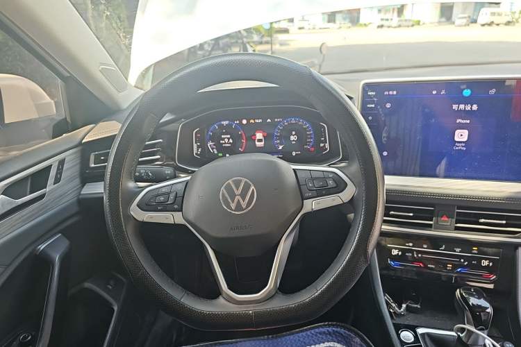 Used Volkswagen Sagitar 2023 300TSI DSG Excellence Edition Steering Wheel