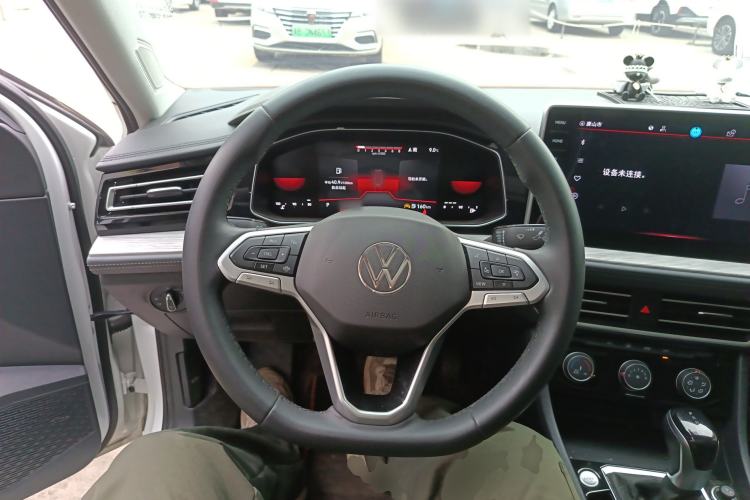 Used Volkswagen Sagitar 2023 300TSI DSG Excellence Edition Steering Wheel