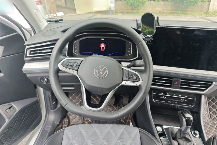 Used Volkswagen Sagitar 2023 280TSI DSG Excellence Plus Edition Steering Wheel