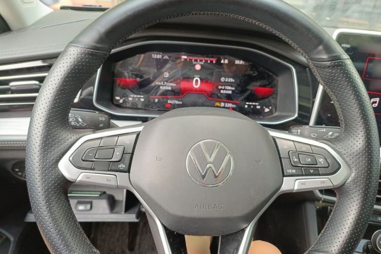 Used Volkswagen Sagitar 2023 300TSI DSG Excellence Edition Steering Wheel