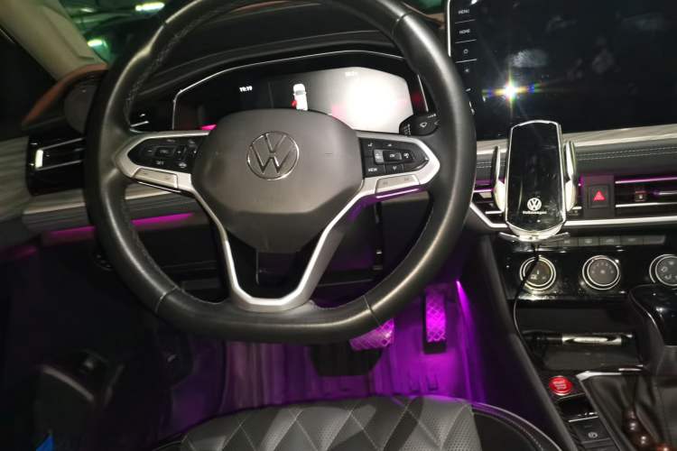 Used Volkswagen Sagitar 2023 300TSI DSG Excellence Edition Steering Wheel