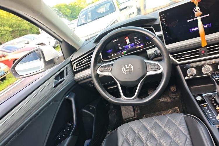 Used Volkswagen Sagitar 2023 300TSI DSG Excellence Edition Steering Wheel