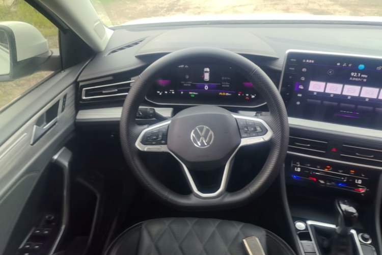 Used Volkswagen Sagitar 2023 300TSI DSG Excellence Edition Steering Wheel
