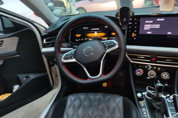 Used Volkswagen Sagitar 2023 300TSI DSG Excellence Edition Steering Wheel