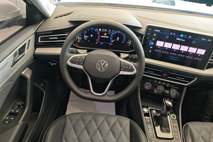 Used Volkswagen Sagitar 2023 300TSI DSG Excellence Edition Steering Wheel